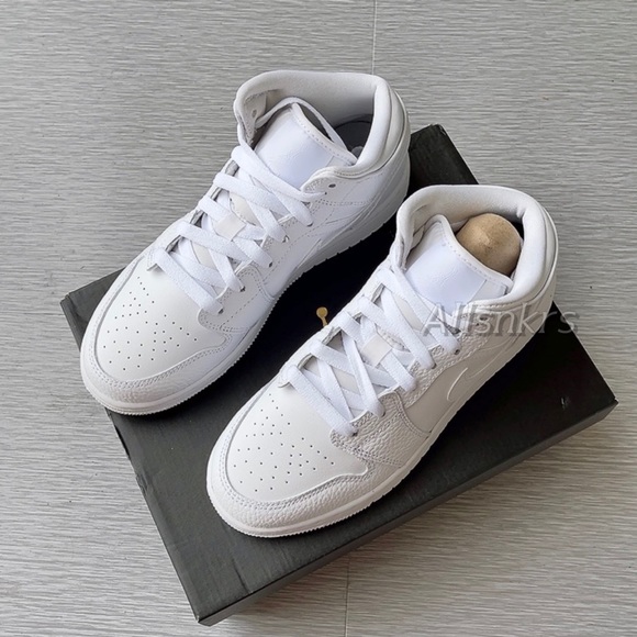 Air Jordan 1 Mid GS triple white - Picture 3 of 4